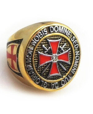 COLORFUL GOLD PLATED STEEL KNIGHTS OF TEMPLAR RED CROSS FREEMASON RING - WITH CROSS CENTER DESIGN AND ETCHED SYMBOLS